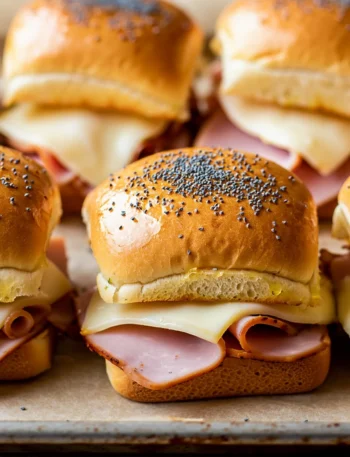 Best Ham And Cheese Sliders Recipe Hawaiian Roll Sliders For Parties How To Make Ham And Cheese Sliders Sweet Hawaiian Rol...
