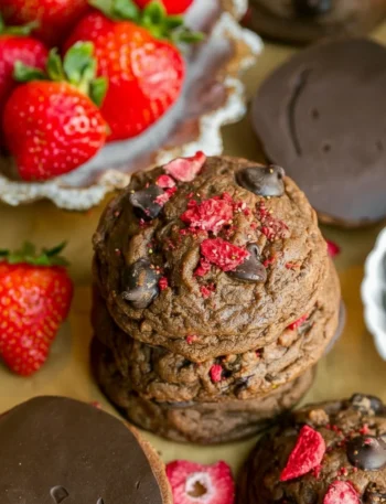 Chocolate Covered Strawberry Cookies